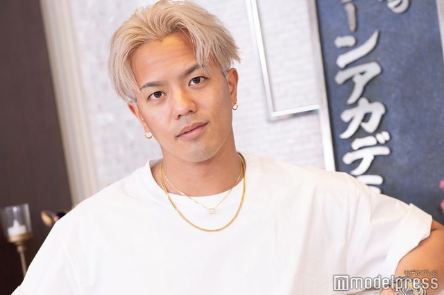 モデルプレスのインタビューに応じたカマケン（C）モデルプレス