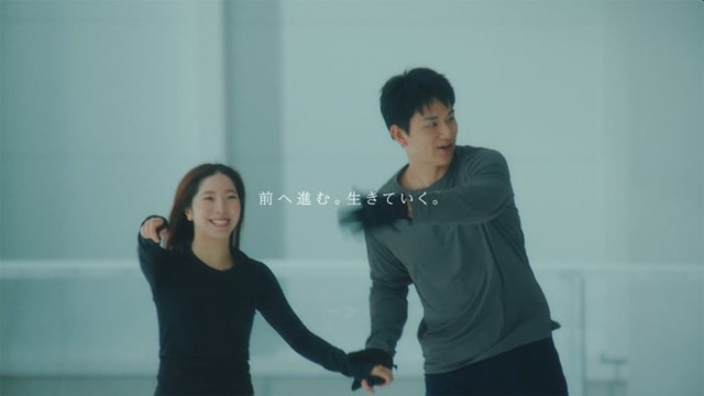 三浦璃来、木原龍一／新ブランドミッションムービー「この肌を、生きるを、愛する。」篇より（提供写真）