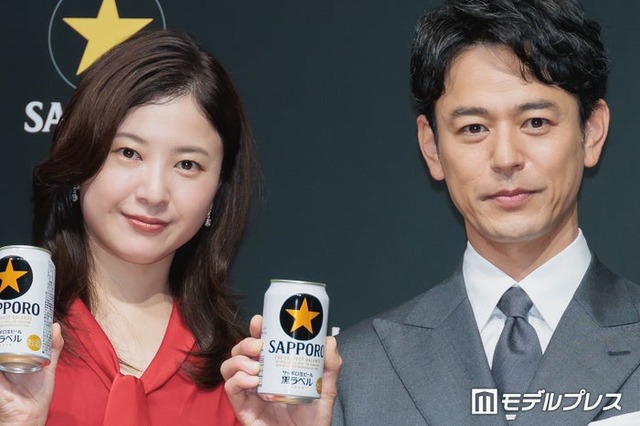 発表会に出席した吉高由里子、妻夫木聡（C）モデルプレス