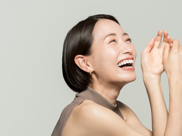 脂肪燃焼を促し、肌が若々しくなる「アンチエイジングホルモン」って？痛みの軽減や認知症予防まで！知っておきたい「9つの効果」【産婦人科医が解説】