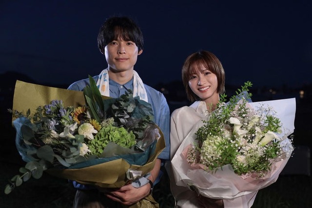 松村北斗、岡崎紗絵（C）日本テレビ