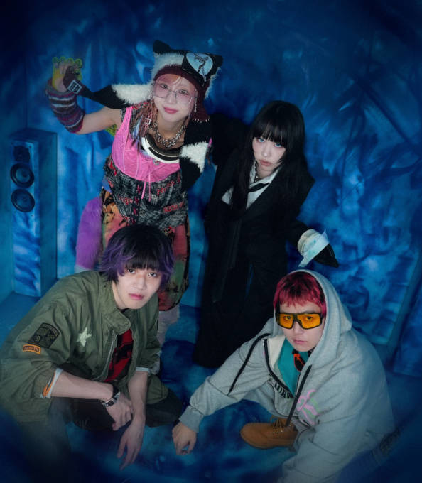 紫 今とmuque、ロッキンで初披露して話題を呼んだコラボ楽曲「ブルーチーズ」配信開始