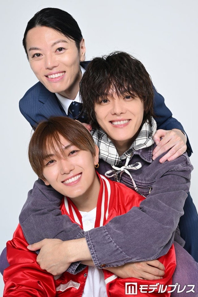 （上から）室たつき、室龍太、室将也（C）モデルプレス