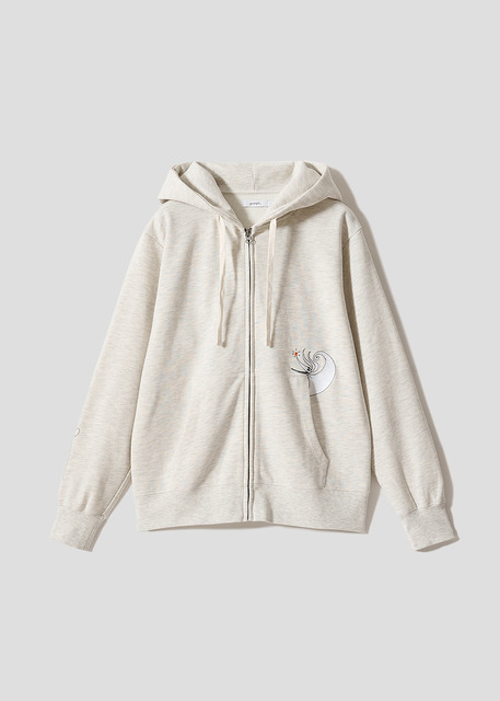 ゼロ｜ジップパーカー／¥9,900／©Disney