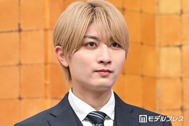 「妻を引退します」記者会見に出席した本高克樹（C）モデルプレス
