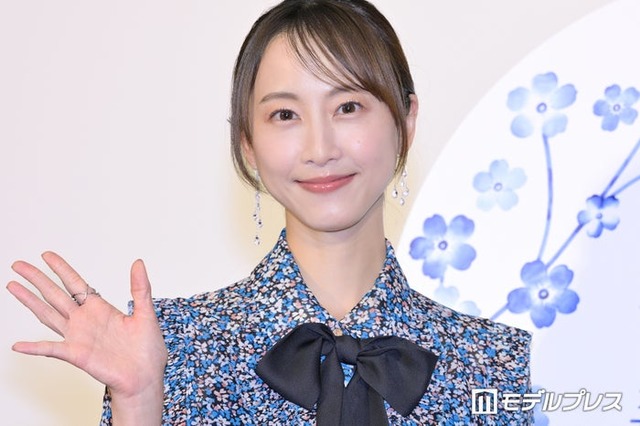 「青の花 器の森」取材会に出席した松井玲奈（C）モデルプレス