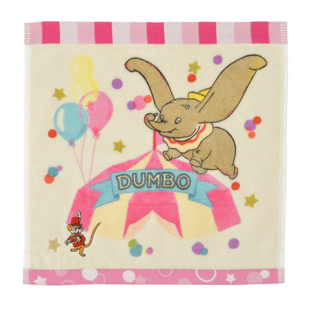 ミニタオル　900円「DISNEY DUMBO 85TH ANNIVERSARY」© Disney