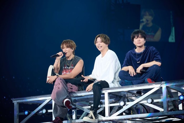 （左から）小山慶一郎、増田貴久、加藤シゲアキ／NEWS（提供写真）