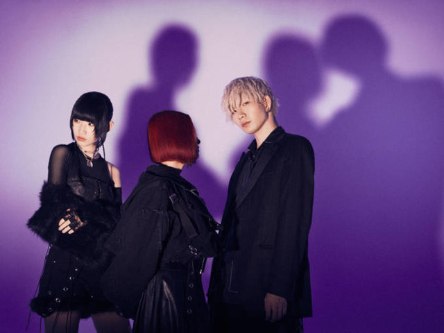 CLAN QUEEN、TVアニメ『PSYREN -サイレン-』OPテーマ「WARNING!!」MV公開。メンバーのマイが監督