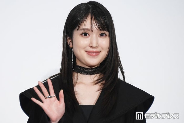 「ようこそ、TOHOシネマズへ！」とお馴染みの挨拶を生披露して沸かせた福本莉子（C）モデルプレス