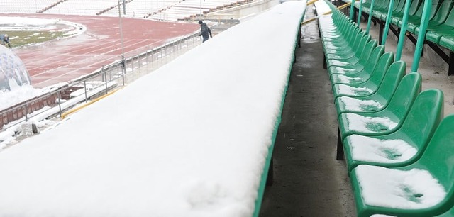 豪雪のJ2新潟、スタジアムが異常事態…積雪は55cm、開幕まであと3週間