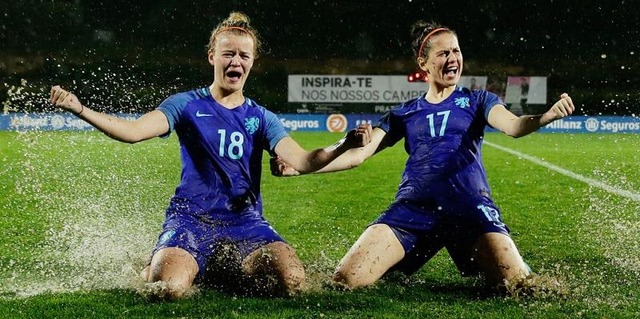 オランダ女子代表、アルガルヴェ杯で優勝！ずぶ濡れセレブレーションが話題に