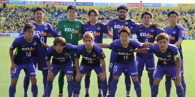 J1首位の広島、試合後のロッカールームはこんな感じ！城福監督がやっぱり熱い