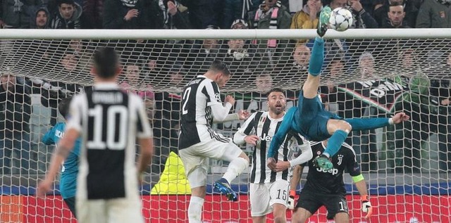 C・ロナウド、超絶バイシクルの「高さ」が判明！打点2.38m、クロスバーとほぼ同じ