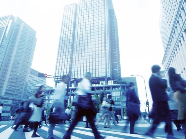 皆さんから寄せられた家計の悩みにお答えする、その名も「マネープランクリニック」。今回の相談者は、職場で体を壊してしまった38歳の会社員女性。ファイナンシャル・プランナーの深野康彦さんが担当します。