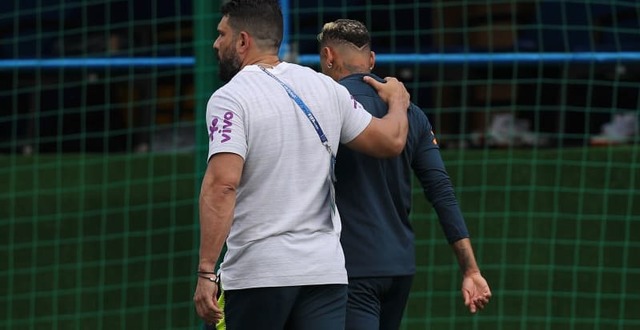 ネイマール、W杯第2戦は大丈夫か…足首痛めて練習を去る