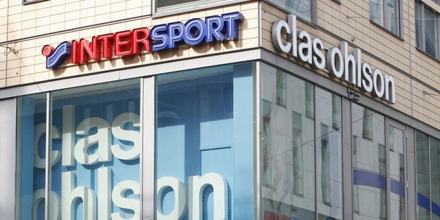 PSGサポが襲撃！パリのスポーツ店、破壊される衝撃映像が話題