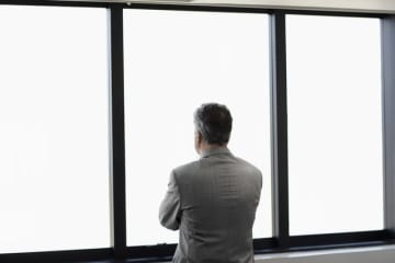 定年退職が見えてくる50代で貧乏だったら、どうすればいいのでしょうか。私だったらどうするか……対処方法を考えてみます