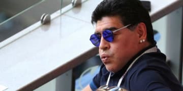 マラドーナ大爆発！W杯のイングランドと審判は「最悪のドロボー」だ