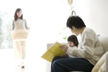 皆さんから寄せられた家計の悩みにお答えする、その名も「マネープランクリニック」。今回の相談者は苦しい家計に悩む30代の会社員男性。ファイナンシャル・プランナーの平野泰嗣さんがアドバイスします