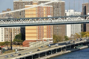 皆さんから寄せられた家計の悩みにお答えする、その名も「マネープランクリニック」。今回の相談者は、1年以内のリタイヤを希望する50代の独身会社員。ファイナンシャル・プランナーの深野康彦さんがアドバイスします