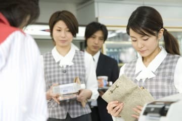 自然と500円玉が手元にくるのを待つのも楽しいけれど、より早く、もっと確実に貯めるには、「500円玉を引き寄せるテク」を身に着けるべし。マネーコンサルタントの市居愛さんにお話を伺いました