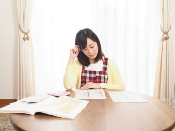 お金がなかなか貯まらない人は、つい欲張って100万円、1000万円という大きな目標を立ててしまいがちです。でも、なかなか貯まらず途中で挫折してしまうという悪循環。千里の道も一歩からです。