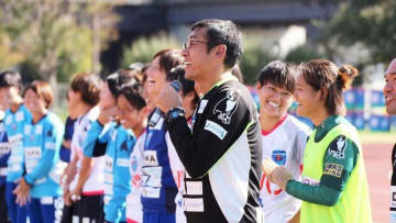 「J1とJ2」「女子と男子」は何が違う？“初代J2得点王”の神野卓哉監督に聞いてみた