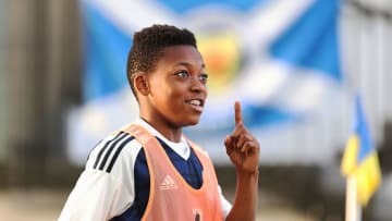 「2003年生まれ」の天才少年、セルティックでプロ契約を結ぶ！