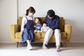 子どもの教育資金はいくら必要なのでしょうか？ いくら貯めればいいのかについての金額の目安と、あなたの性格からみた、教育資金の貯蓄方法・使うべき金融商品について考えてみましょう。