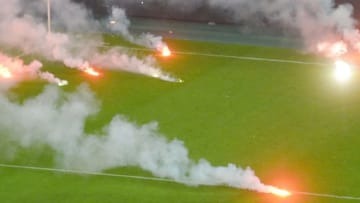 日本人選手も多いベルギーで事件！アウェイサポの悪行で試合打ち切り