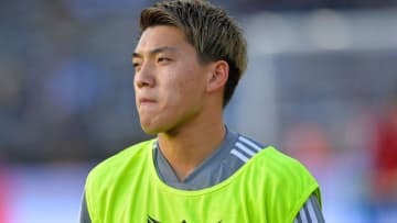 堂安律のユニがチャリティーに！すごい額で売れる