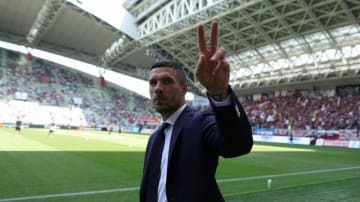 神戸のポドルスキ、クロップ監督は「×××なヤツ」