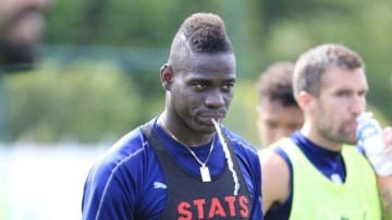 悪質タックルのバロテッリ、厳しい処分に。去就にも大きな影響か
