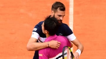 錦織と激闘した選手、テニスの試合中にサッカーやり出す！「仰天キック」がこれ