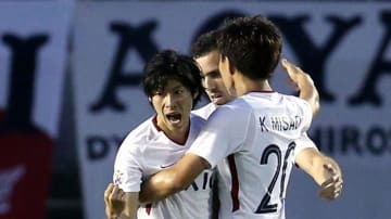 鹿島、広島を破ってACLベスト8進出！「J対決」は退場者が出る死闘に