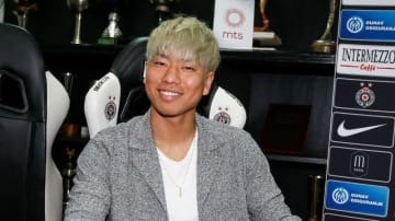 セルビアで浅野拓磨が「専属シェフ」を付けた理由がおもしろい