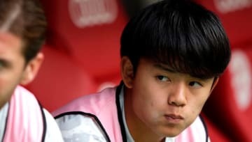 久保建英、小競り合いで「相手選手をなだめるシーン」がこれ