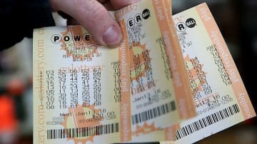 ファンの夢「宝くじ当選でサッカークラブ購入」を実現させた会長がいた！