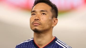 長友佑都、愛されすぎ！33歳誕生日の「手荒い祝福」がこれ