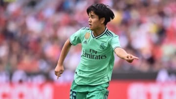 久保建英、“完全包囲”でも奪われなかった「超絶キープ」がこれ