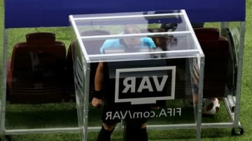 サウジのVAR、「スマホ充電」で故障してた