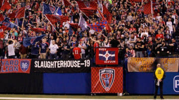 米国ならでは！「ペイントだらけ」のサッカーがいい雰囲気