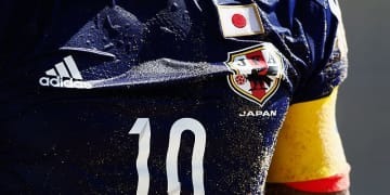 「国旗と違う色のユニフォームを着る8つのサッカー代表チーム」