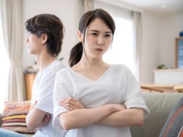 自分を気遣ってくれず、気の利かない夫にイライラ……。その原因は相手の性格ではなく、お互いの「言葉の足りなさ」にあるようです。