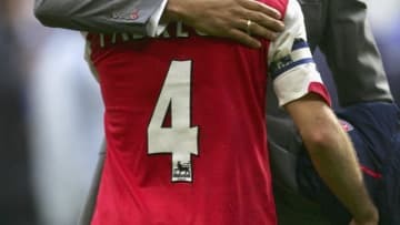 なんで？背番号「4」を付ける10名の“攻撃的”サッカー選手