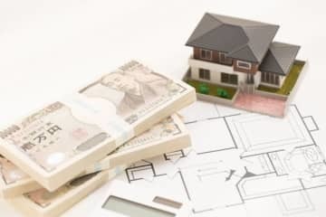 いつかは1000万円を貯めたいと思っている人もいるでしょう。大きな目標を達成するためにまず、押さえておきたい貯金の基本は「支出を見直すこと」です。