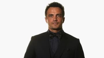 “フットサルの神”ファルカンの『吸い付き肩トラップ』がスゴイ