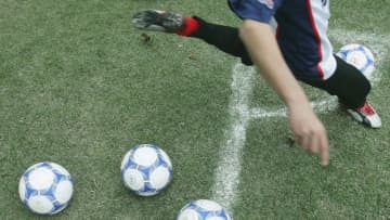 52歳カズも仰天！？ギネス記録を狙う「75歳の現役サッカー選手」がこちら