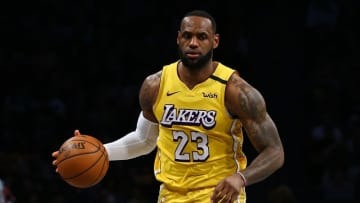206cmレブロン・ジェームズがサッカーするとこうなる